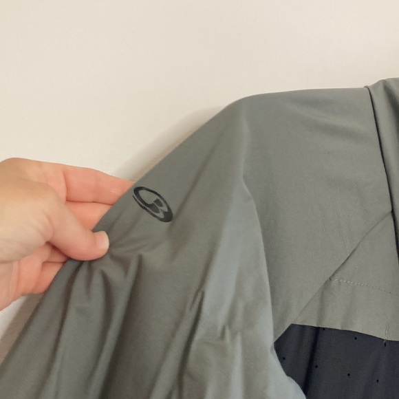 Icebreaker Jacket Womens XS Gray Coriolis Hooded Windbreaker Merino Wool Mesh - Picture 12 of 16